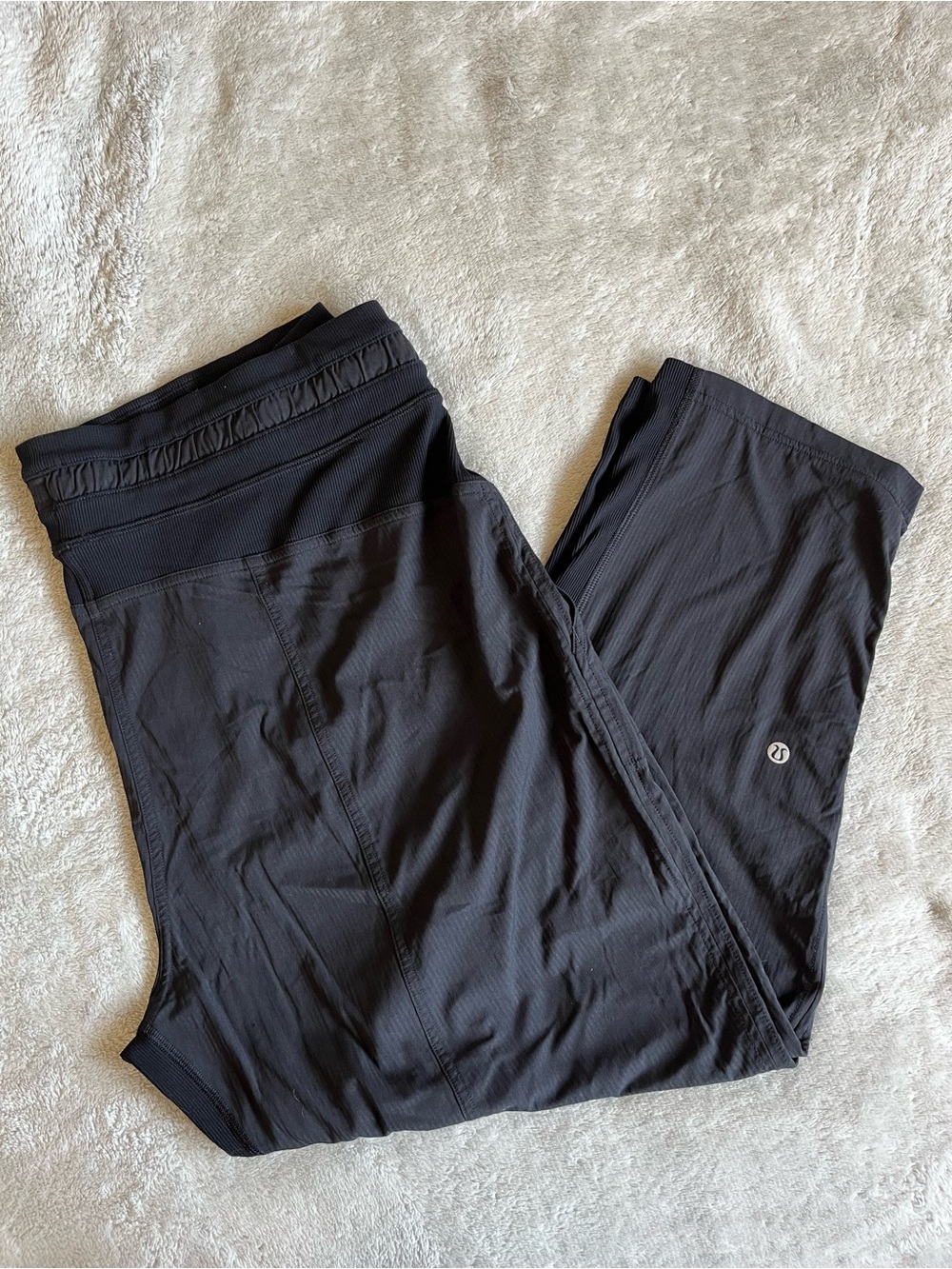 Lululemon Dance Studio Crop Pants 25” size 14 In Black